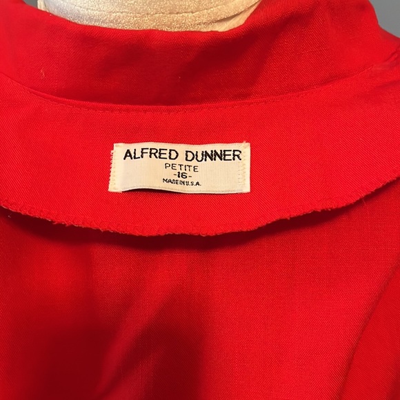 Alfred Dunner Women’s red one button blazer, size 16P, $15 - Picture 7 of 7